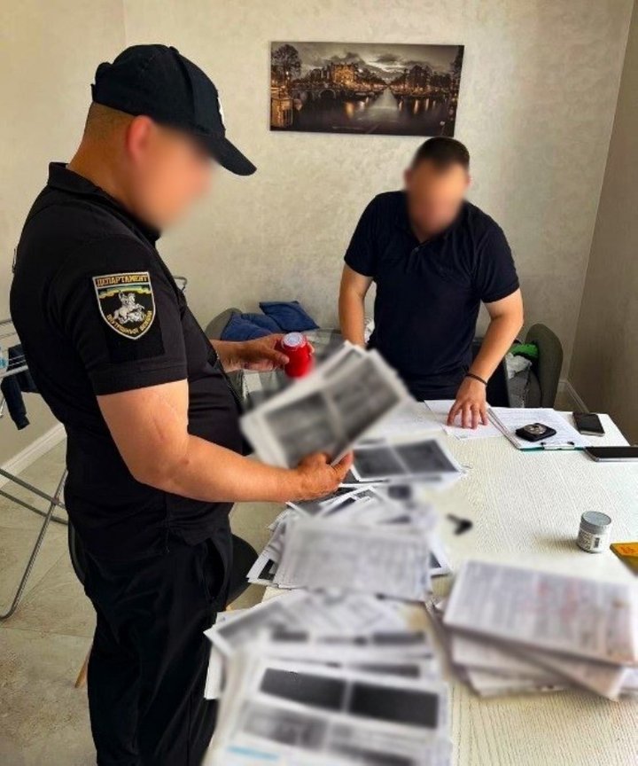 In Zakarpattia, law enforcement officers uncovered a tax evasion scheme during vehicle registration — National Police