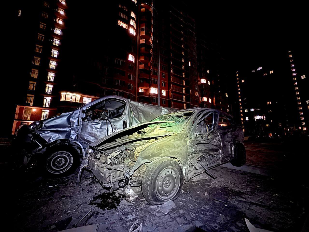 Россия атаковала Одессу дронами: повреждены несколько многоэтажек, админздания и автомобили. Видео и фото dqxikeidqxidqrant
