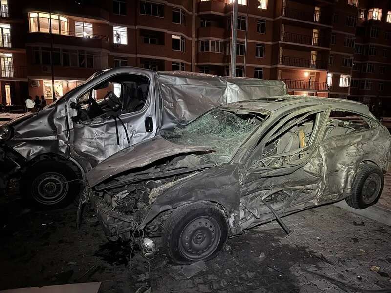 Russia attacked Odesa with drones: several multi-story buildings, administrative buildings, and vehicles were damaged. Video and photos