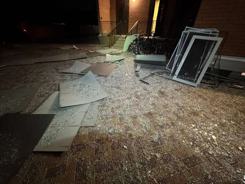 Россия атаковала Одессу дронами: повреждены несколько многоэтажек, админздания и автомобили. Видео и фото