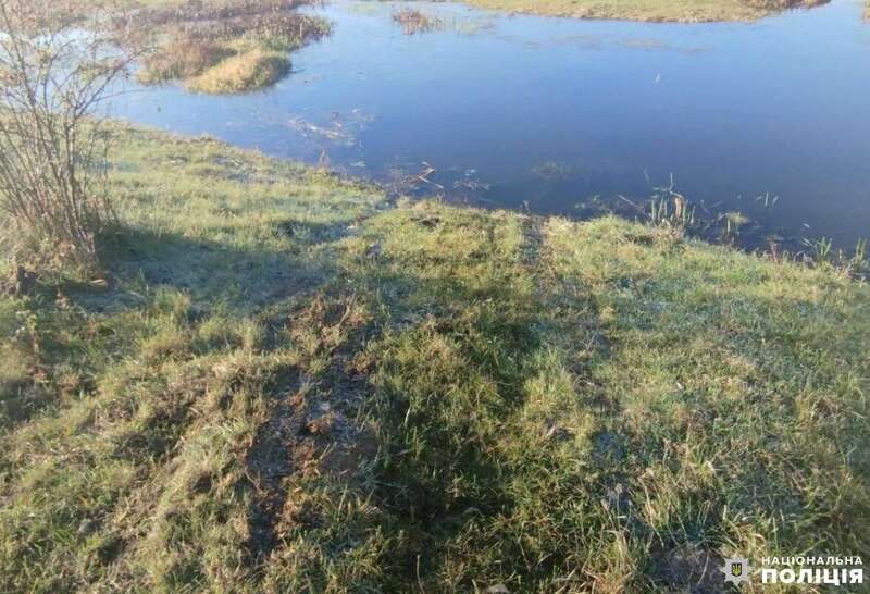 Водій був п’яним: на Рівненщині авто злетіло в річку, пасажир загинув. Фото