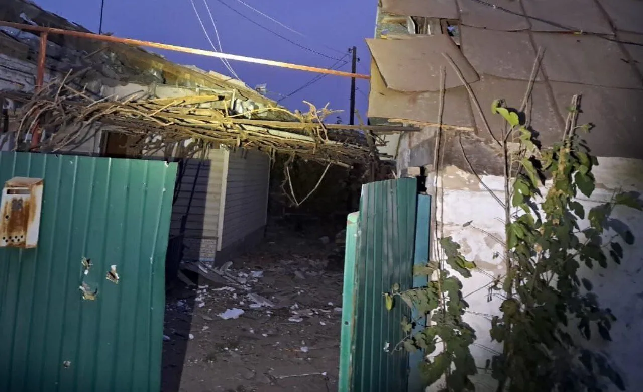 Russia attacked Nikopol region: houses, cars, and power lines damaged. Photo