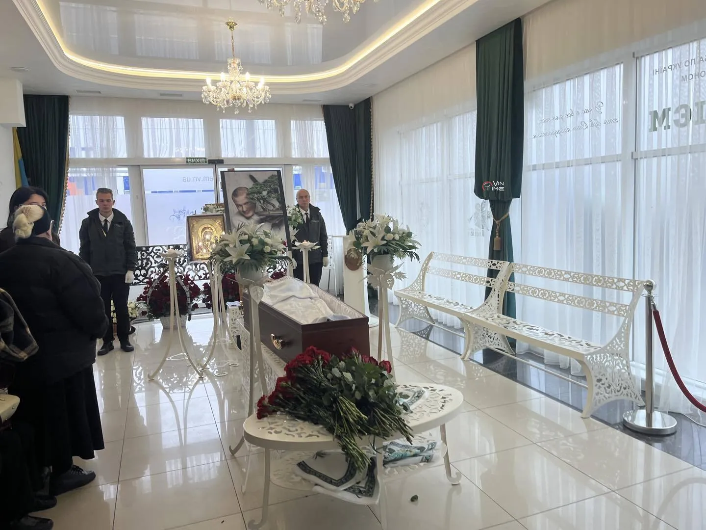 В Виннице проходит похороны Вячеслава Узелкова: первые фото с церемонии прощания dqxikeidqxidqrant