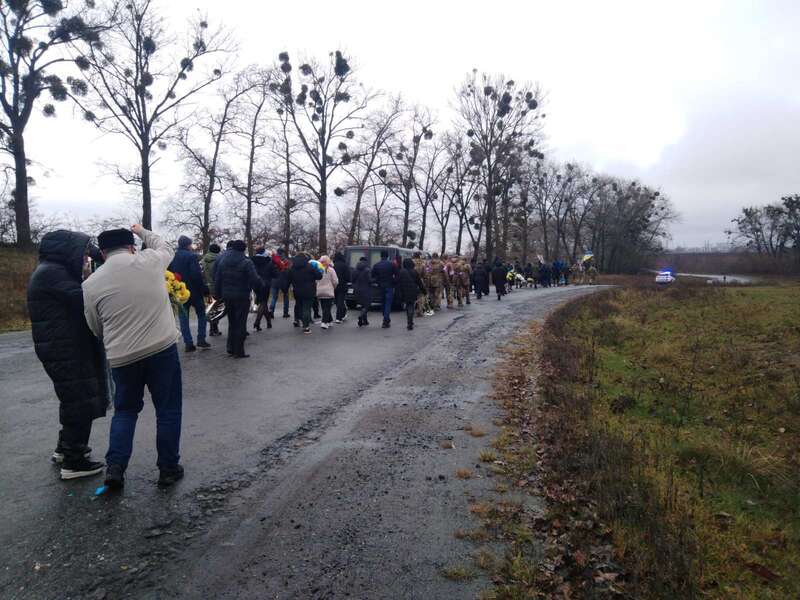 Йому назавжди буде 35: на Хмельниччині попрощалися з воїном, який загинув у боях в районі Авдіївки. Фото