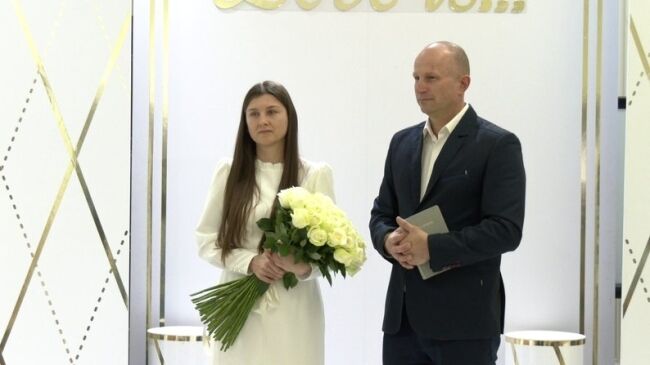 У Рівному зіграв весілля іноземець, від прізвища якого в росіян може бути істерика: він допомагає ЗСУ. Фото dqxikeidqxiqdzant