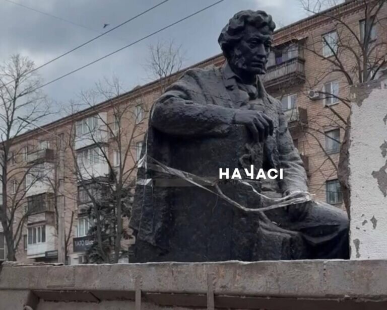 Пам’ятники Лермонтову та Пушкіну демонтували у Кривому Розі