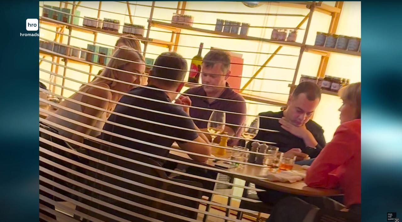 Екс-голову ОП Богдана помітили у Відні з підсанкційним контрабандистом Куршутовим та