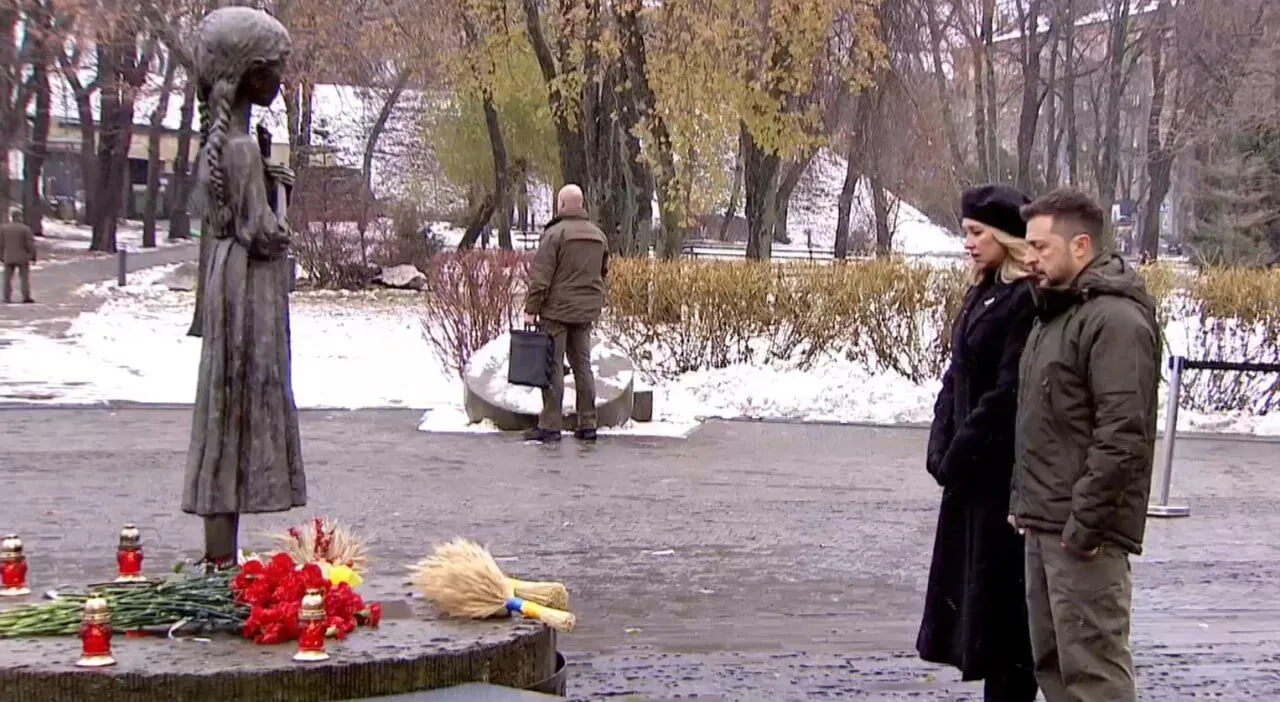 Зеленський у Києві вшанував пам’ять жертв голодоморів в Україні