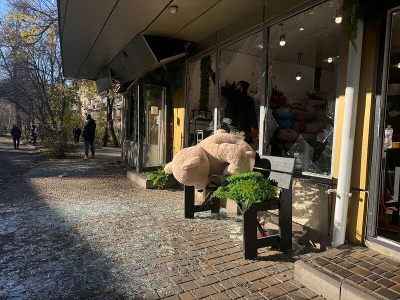 Росіяни атакували Одесу балістикою: пошкоджено житлові будинки, є поранені. Фото й відео