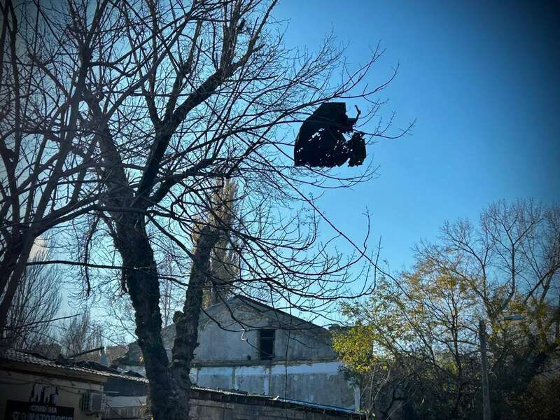 Росіяни атакували Одесу балістикою: пошкоджено житлові будинки, є поранені. Фото й відео dqxikeidqxiqzrant