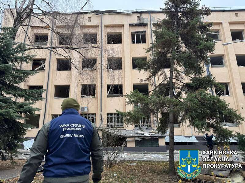 Росіяни атакували центр Харкова: пошкоджено 41 будинок, багато цивільних поранено. Фото та відео