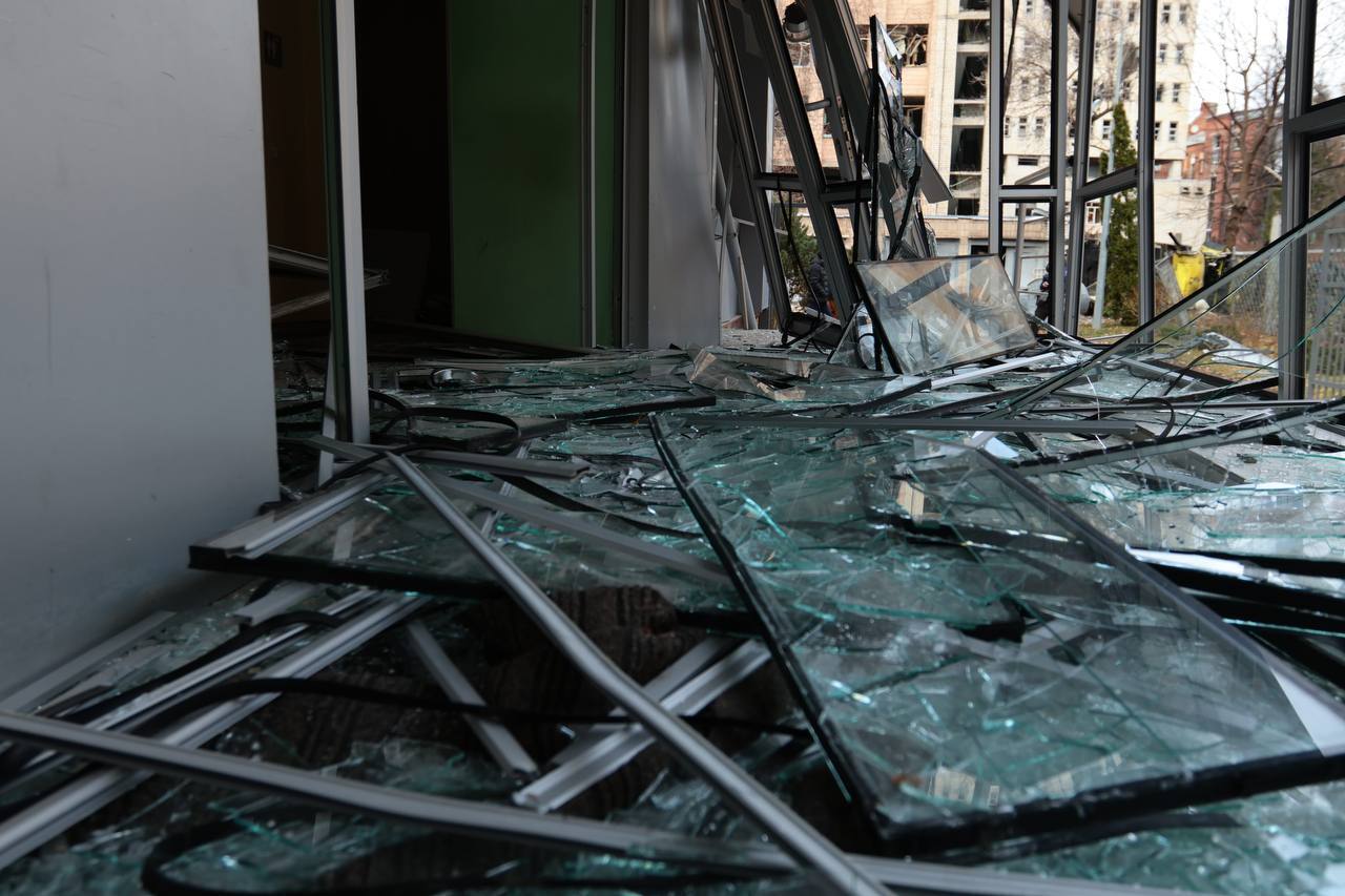 Russians attacked the center of Kharkiv: 41 buildings damaged, many civilians injured. Photos and videos