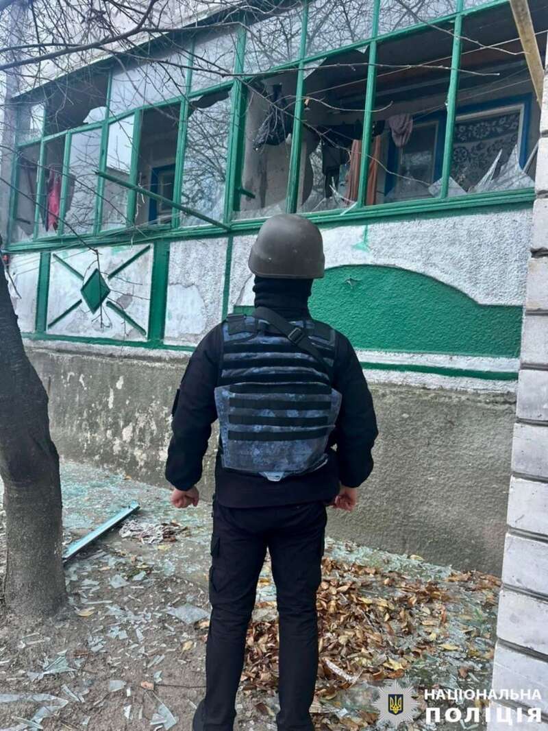 Пошкоджені житлові будинки та лінії електромережі: у КОВА розповіли про наслідки російської атаки на Київщину. Фото