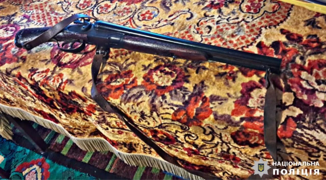 На Київщині чоловік вистрілив зі знайденої на вулиці рушниці дружині в голову. Подробиці справи та фото dqxikeidqxidqeant