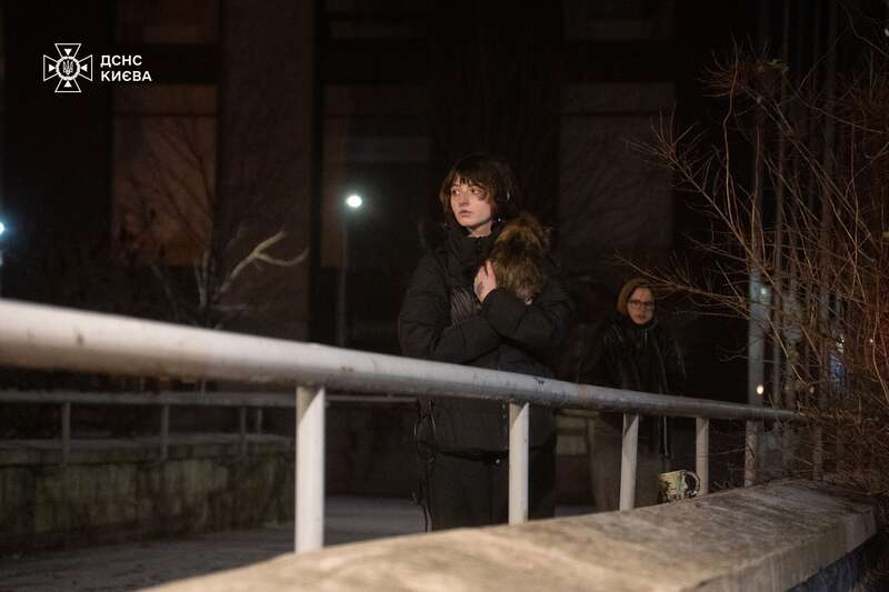 У Києві під час пожежі в багатоповерхівці загинули жінка та чоловік. Подробиці трагедії та фото dqxikeidqxiqqdant