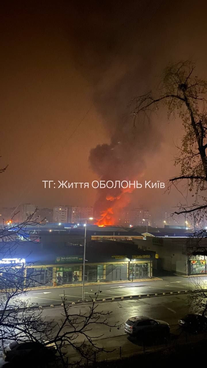 У Києві загорівся ринок, пожежа не пов’язана з атакою РФ, – Кличко dqxikeidqxidqeant