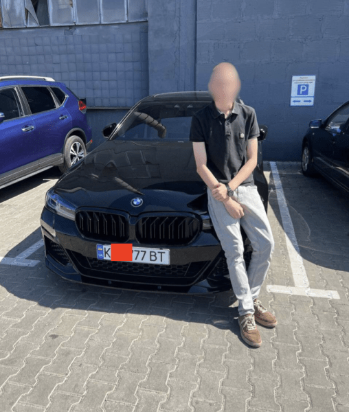 Арсеній Безсонов з автомобілем Арсеній Безсонов, Безсонов, ДТП у Дніпрі, аварія у Дніпрі, аварія у Дніпрі