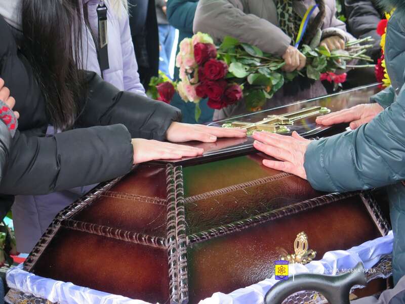 Ему навсегда будет 36: на Днепропетровщине попрощались с воином, который погиб в боях на Курщине. Фото