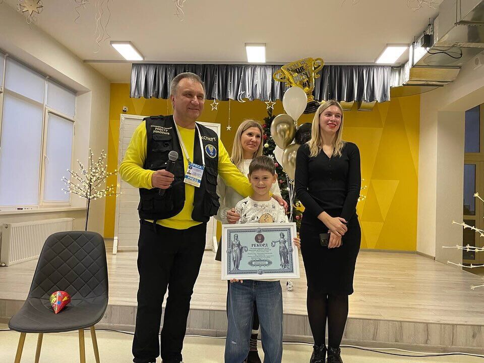 7-летний школьник из Прикарпатья установил рекорд Украины: чем он отличился. Фото dqxikeidqxidqrant