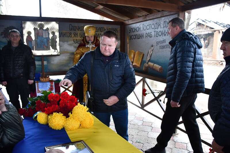 Йому назавжди буде 24: на Дніпропетровщині попрощалися з воїном, який загинув у боях за Україну. Фото