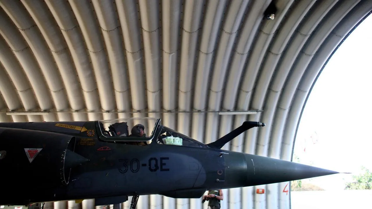 Перші літаки Mirage залишили країну: Франція розпочала виведення військ з Чаду dqxikeidqxidqeant