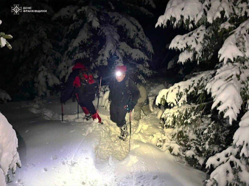 У Карпатах врятували 21-річного туриста з Дніпра, який заблукав. Фото