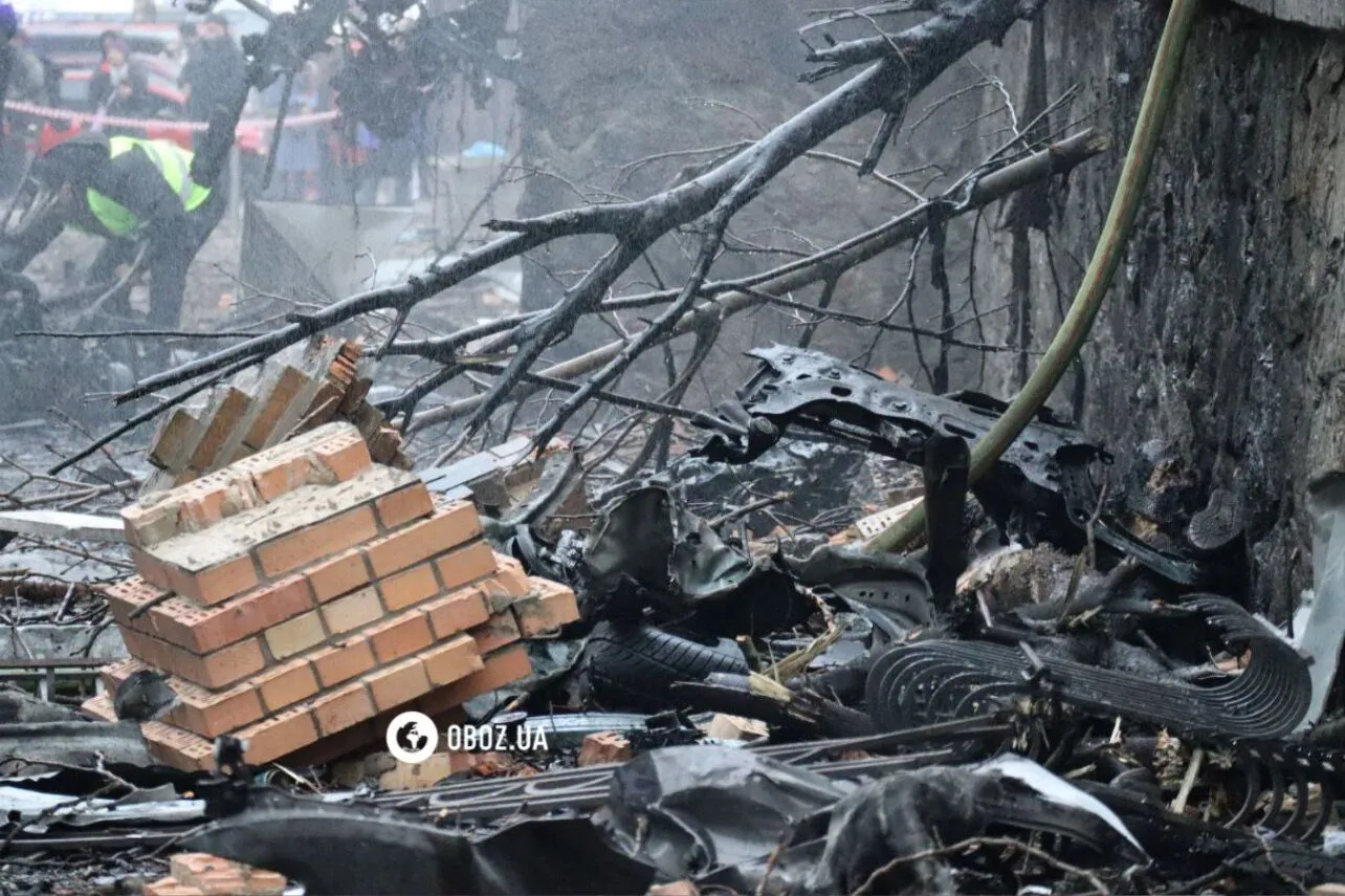 Пошкоджені будівлі та вибиті вікна: наслідки російського обстрілу Києва у Голосіївському районі. Фоторепортаж та відео