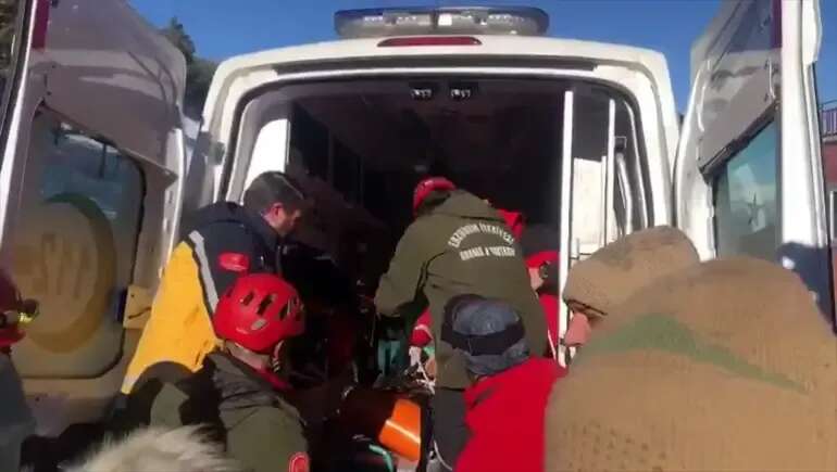 На гірськолижному курорті в Туреччині зійшла лавина: є жертва та постраждалі. Фото і відео