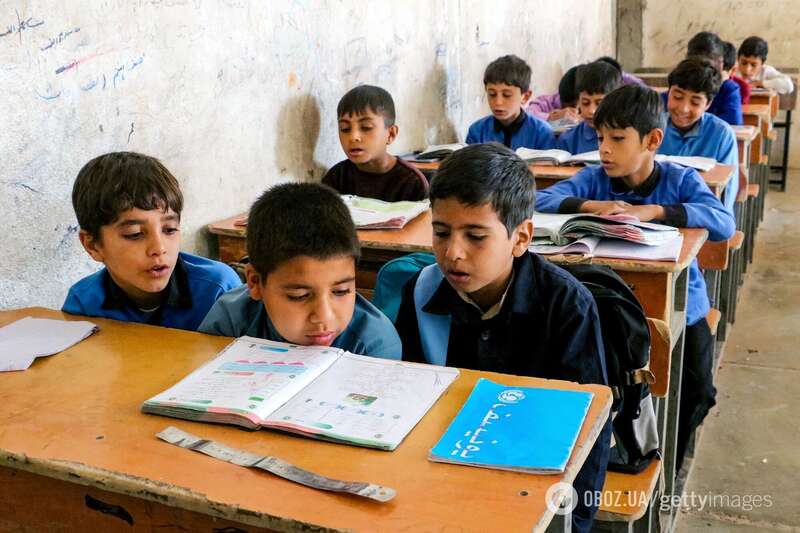 Тілесні покарання, релігія та заборона дівчатам навчатися після шостого класу: як  dqxikeidqxiqtuant