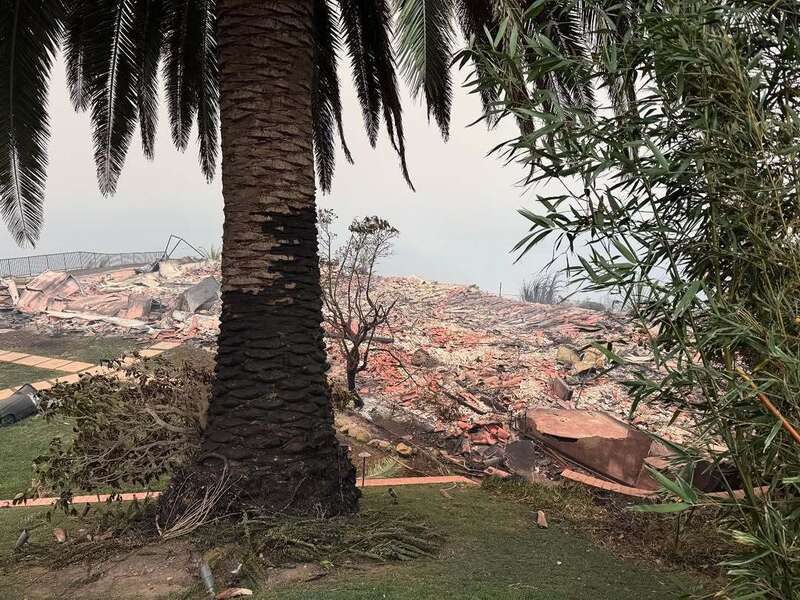 В Калифорнии продолжают бушевать лесные пожары: сообщают о 11 погибших в результате стихии. Фото и видео