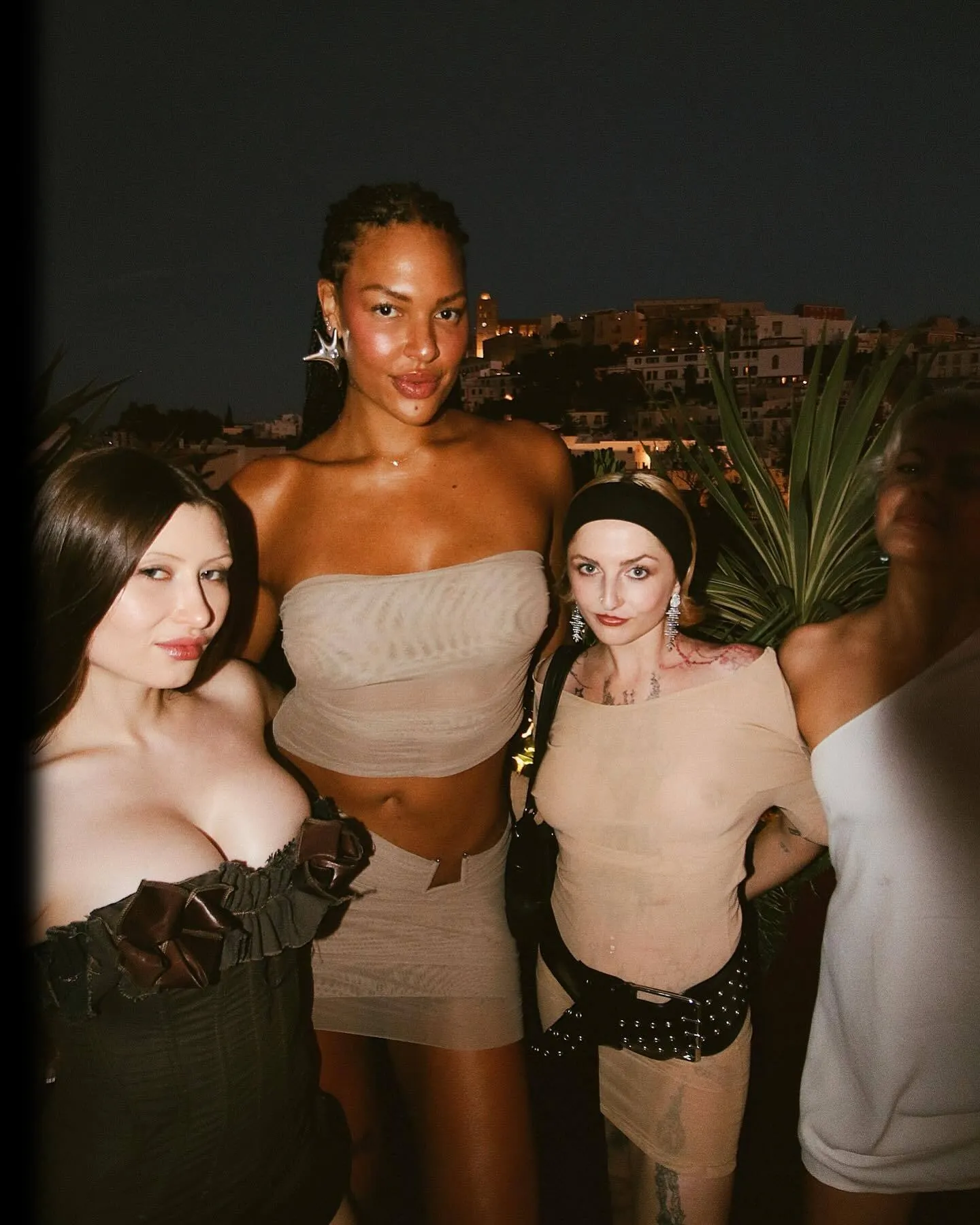 203-см чемпіонка на OnlyFans за тиждень заробила більше, ніж за всю кар’єру. Фото та відео