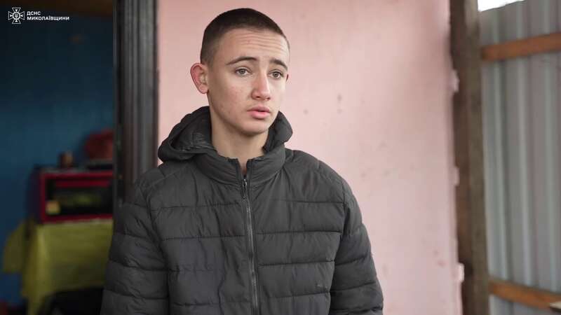 Наощупь вынес на руках: на Николаевщине 16-летний парень спас младшего брата на пожаре. Видео