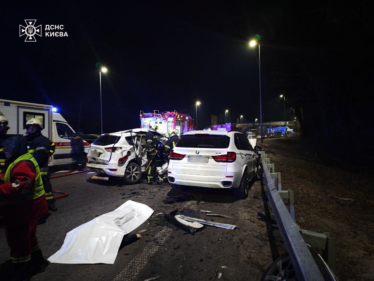 В Киеве на Житомирской трассе в результате ДТП погибло два человека. Подробности трагедии и фото dqxikeidqxidqeant