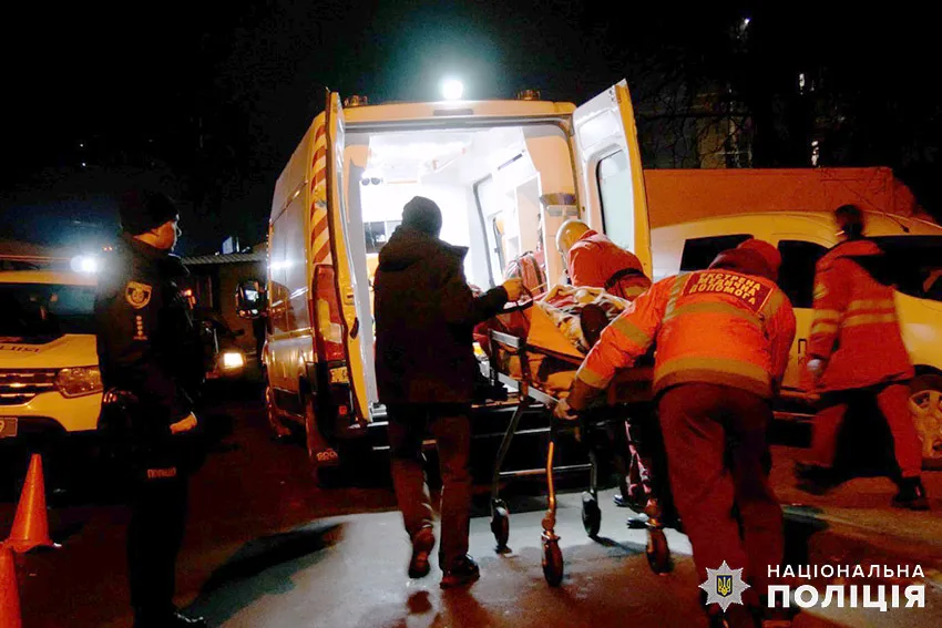 In Khmelnytskyi, a newborn was found near trash bins: police identified the mother. Photo