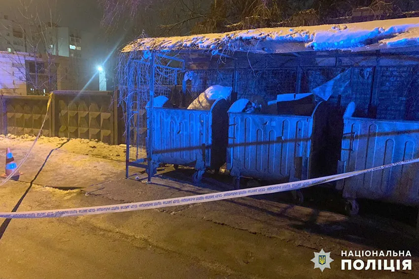 In Khmelnytskyi, a newborn was found near trash bins: police identified the mother. Photo