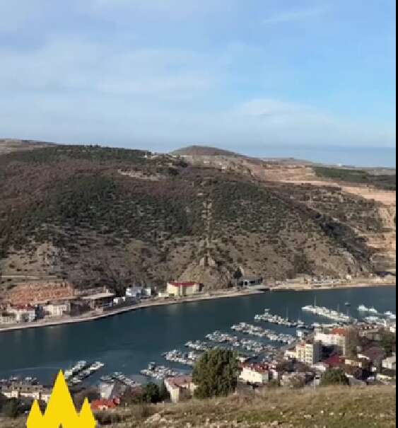 Окупанти зміцнюють інженерні загородження у Балаклавській бухті: в dqxikeidqxidqrant