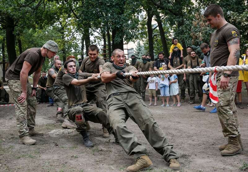            «», 14  2015  : Roman Pilipey / EPA