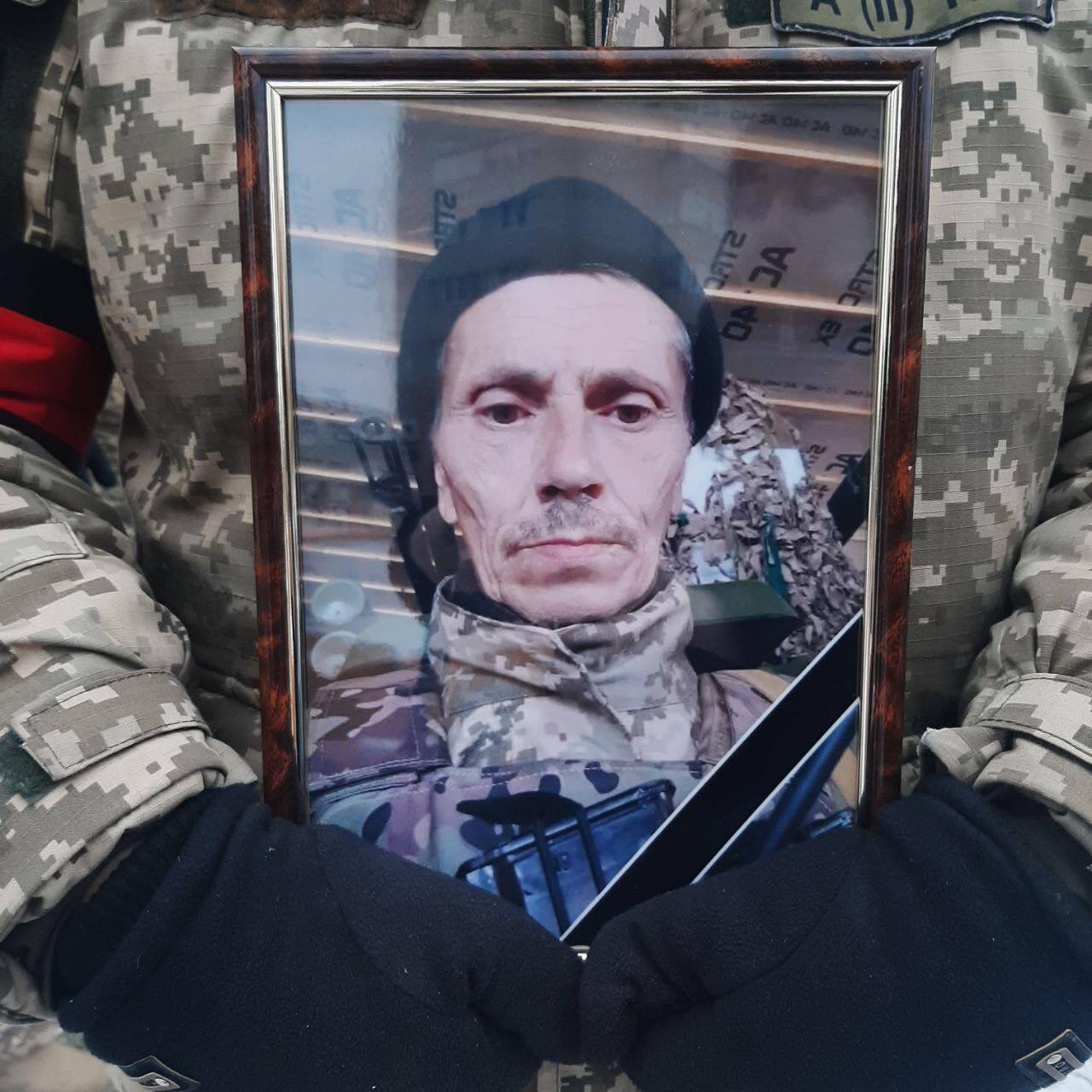 Защитнику навечно останется 55 лет: в Сумах попрощались с сержантом Андреем Ильиным. Фото dqxikeidqxiqzuant