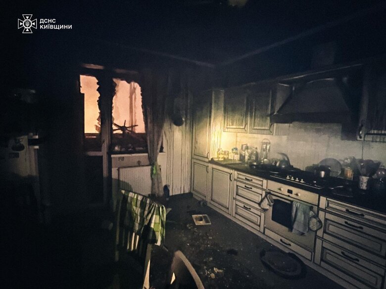 На Киевщине уже трое погибших из-за ночной атаки российских дронов. Еще один человек пострадал.