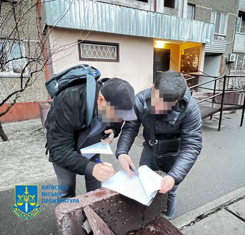Фіктивний шлюб: поліцейські Києва викрили нелегальну схему легалізації іноземців у країні. Фото та відео
