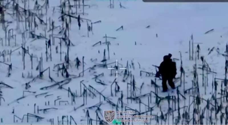 Восьмерых уничтожили и двенадцать ранили: Генштаб показал эффективность работы снайперов на Курщине. Видео