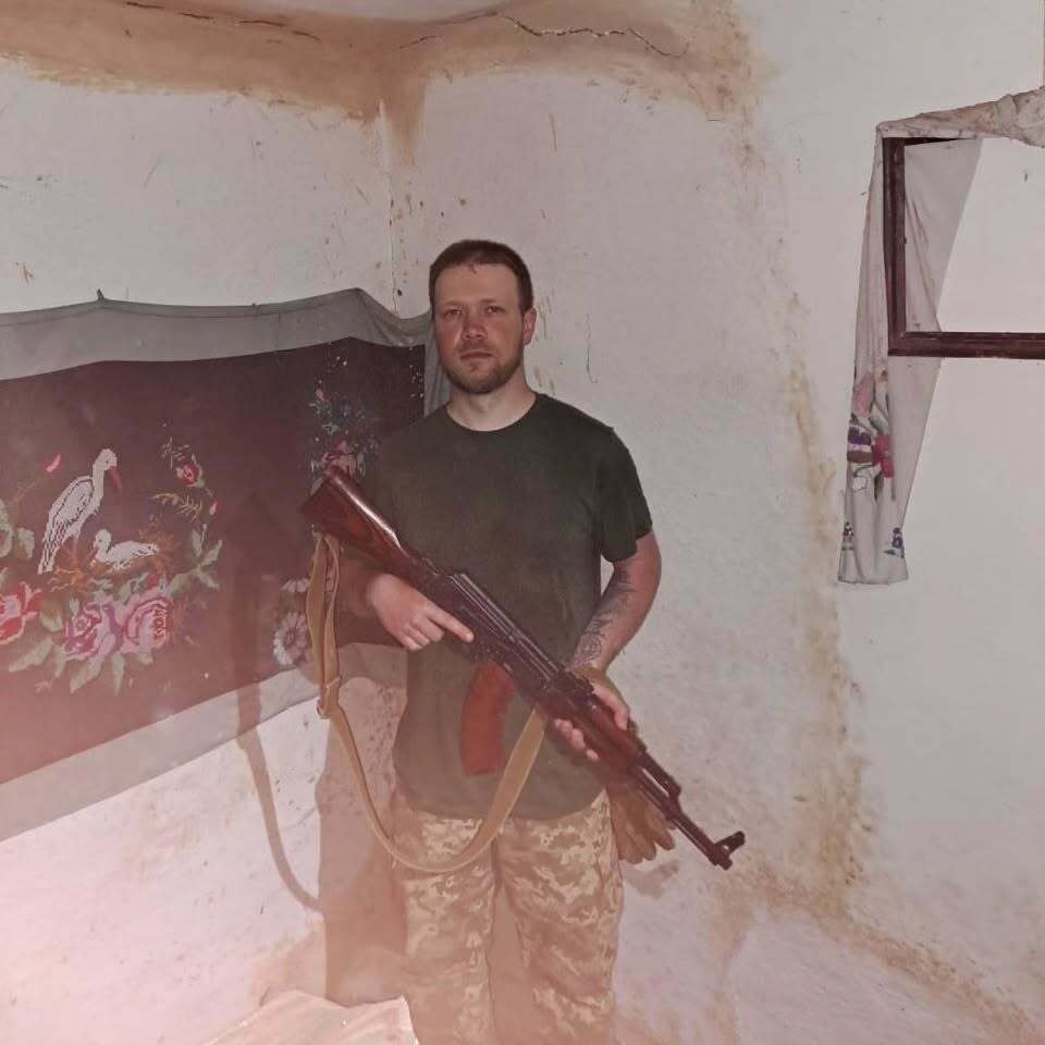 Украинский музыкант Дмитрий Самсонов вступил в ряды ВСУ