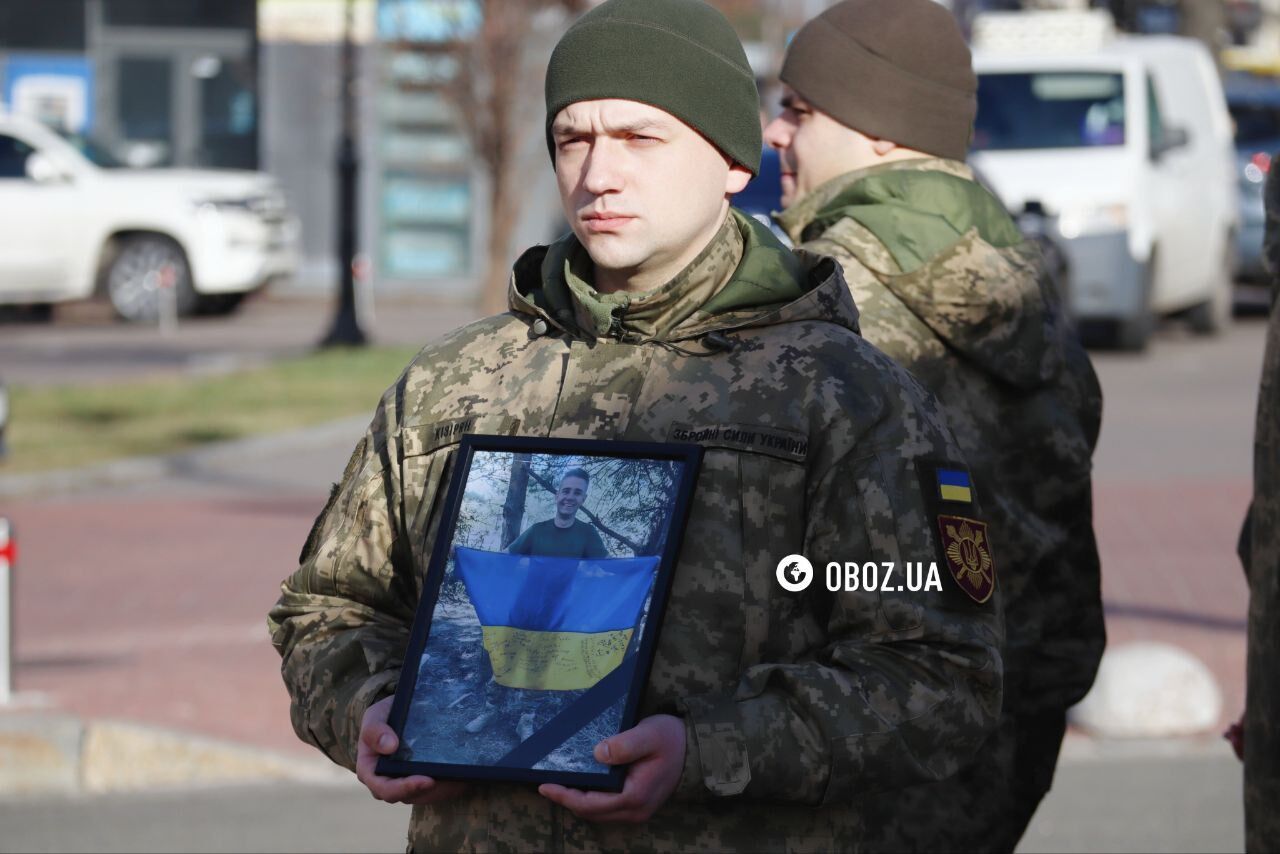 В Киеве на Майдане попрощались с польским добровольцем Филипом Антосяком. Фото и видео dqxikeidqxidqeant