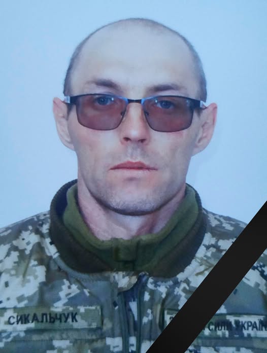 Возможно, это изображение 1 человек и текст dqxikeidqxidqrant