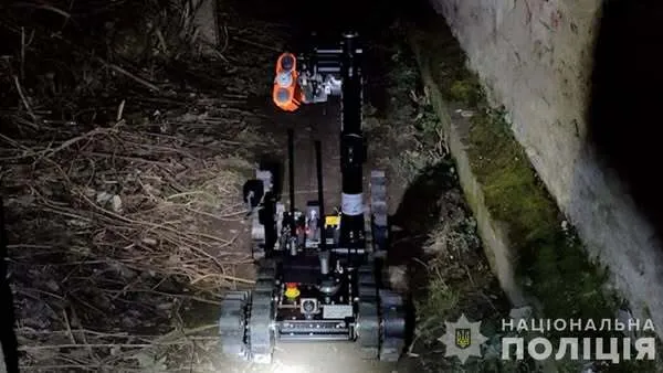 Оставили взрывчатку: на Буковине разоблачили российских агентов-наркодельцов, которые готовили теракт против полицейских. Фото