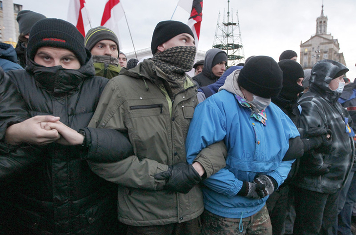 Хроніка Революції Гідності: Останнє віче студентів і провал Вільнюса - фото 7 Хроніка Революції Гідності: Останнє віче студентів і провал Вільнюса - фото 7