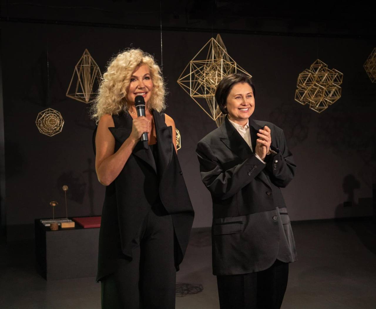  Art Ukraine Gallery   :   dqxikeidqxixqant