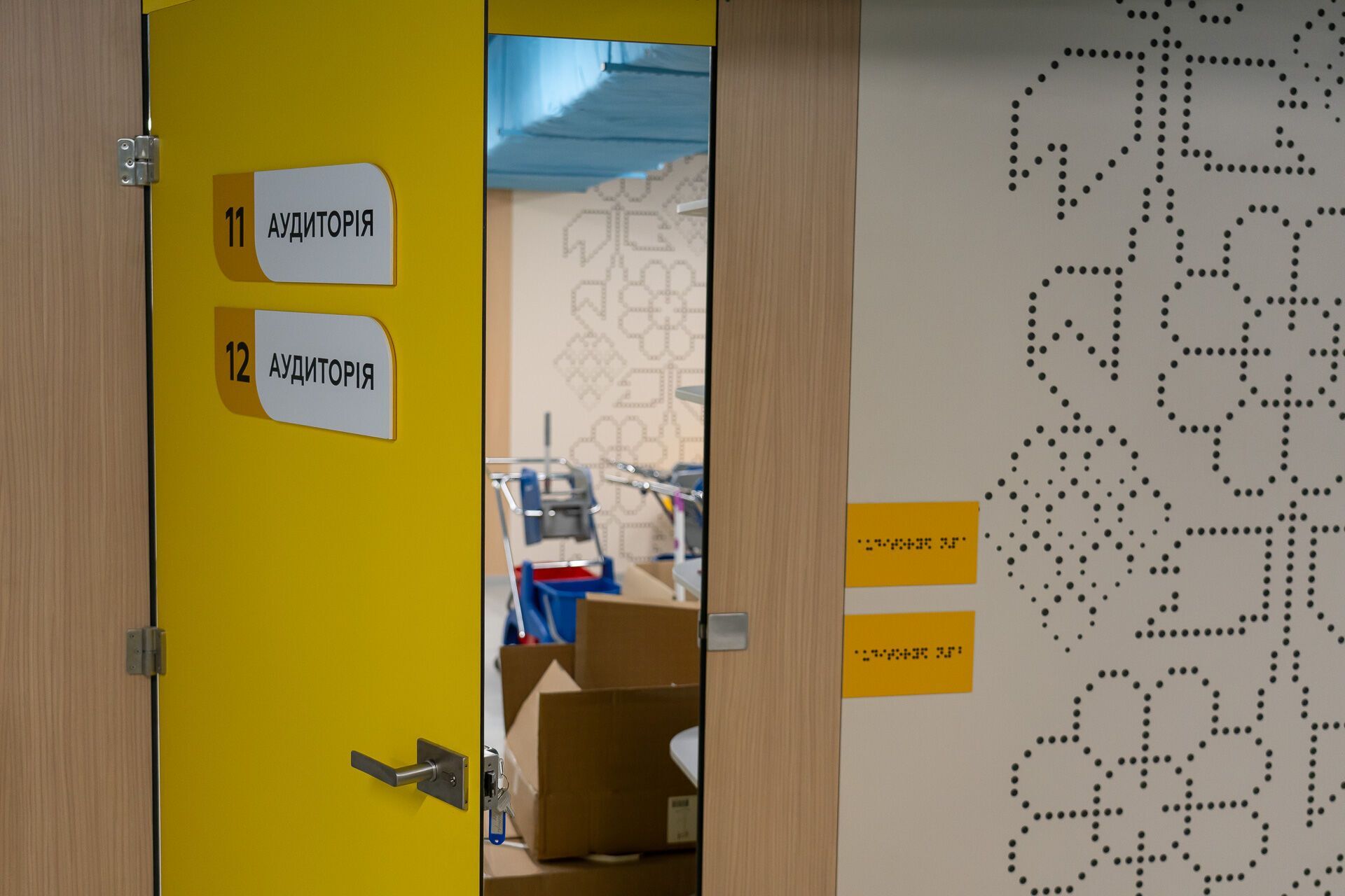 14    ,    䳿:        7 .   
