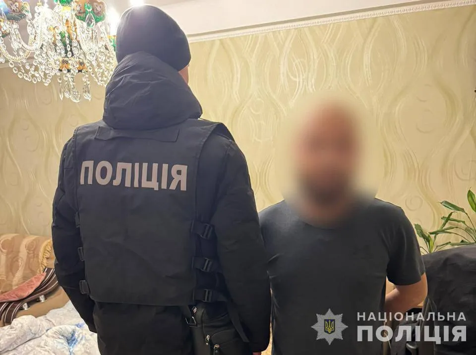 Маскировались под бойцов иностранного легиона: в Киеве задержали злоумышленников, причастных к серии краж. Фото и видео