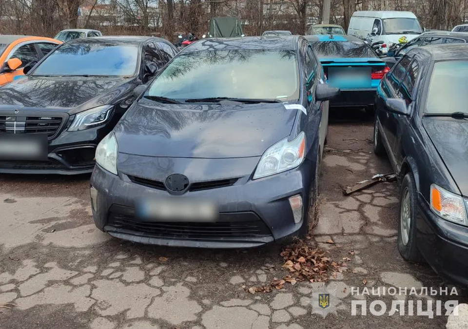 Маскувались під бійців іноземного легіону: у Києві затримали зловмисників, причетних до серії крадіжок. Фото та відео